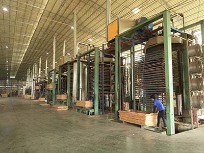 建筑模板不開膠不起層周轉8次以上，選湖南中南神箭工廠